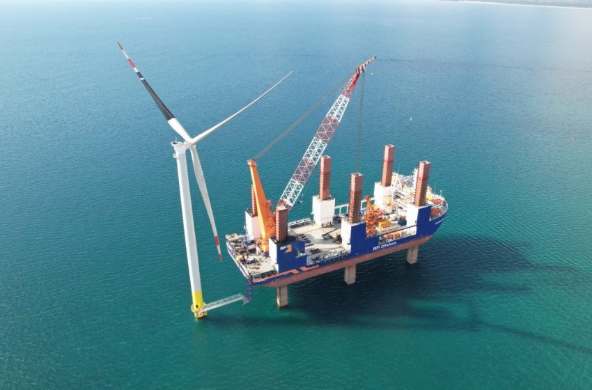  Taranto: finalmente installata la 1° turbina del parco eolico