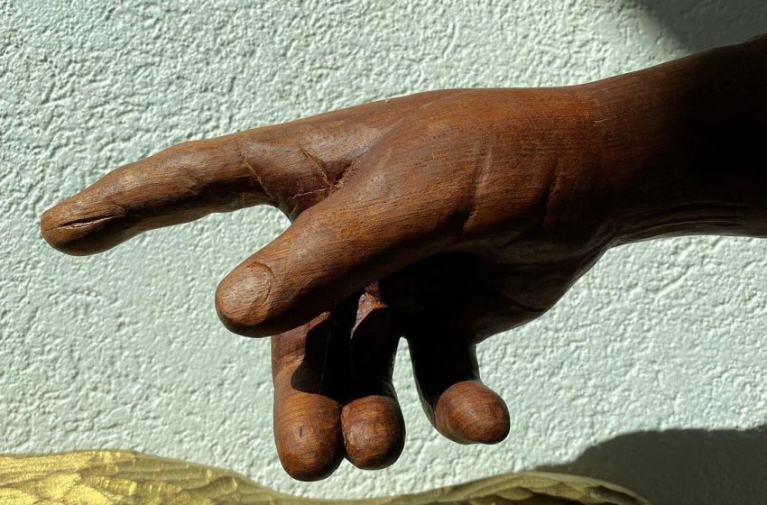  Gratitudine: le sculture di Victor Agudelo a Greve in Chianti