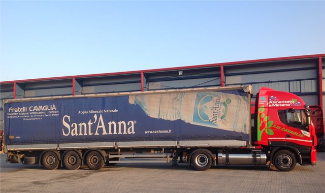  Il GNL che avanza: anche l’Acqua Sant’Anna viaggia sui nuovi camion a metano liquido