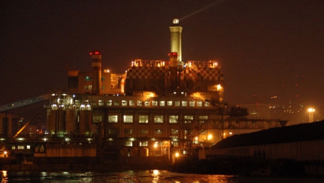  Follie italiane: riapre la centrale a carbone di Genova