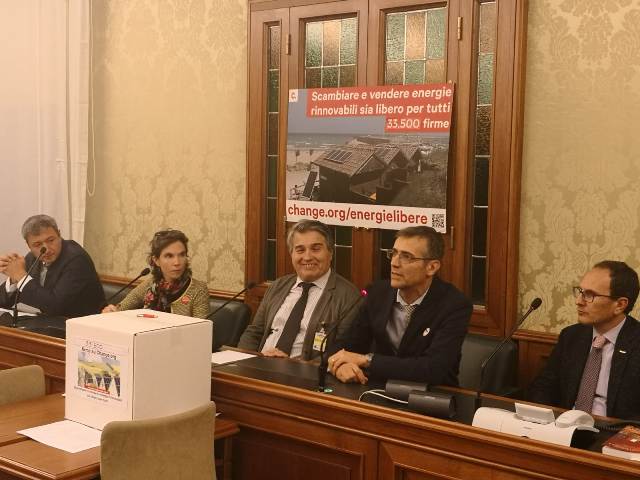  Energie Libere al Senato: Gli interventi di Gianni Girotto e di Fabio Roggiolani