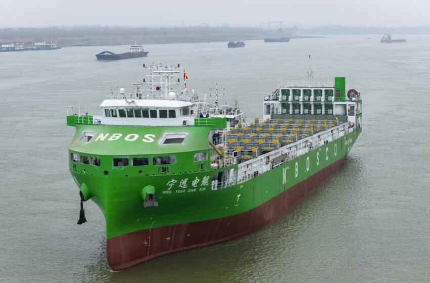  La Cina vara il più grande portacontainer elettrico al mondo